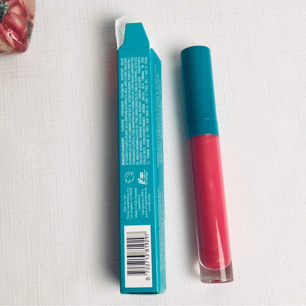 THRIVE Causemetics Lip Plumping Peptide Gloss - Picture 2 of 6